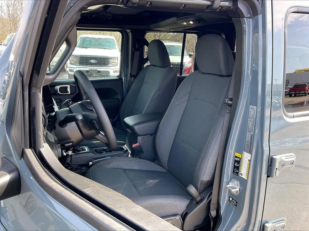 New 2026 Anvil Clearcoat Jeep Sport S image 11