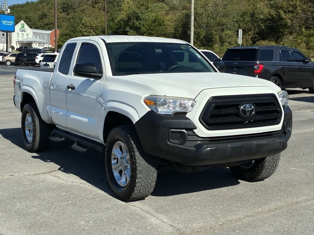 Used 2020 White Toyota SR image 4
