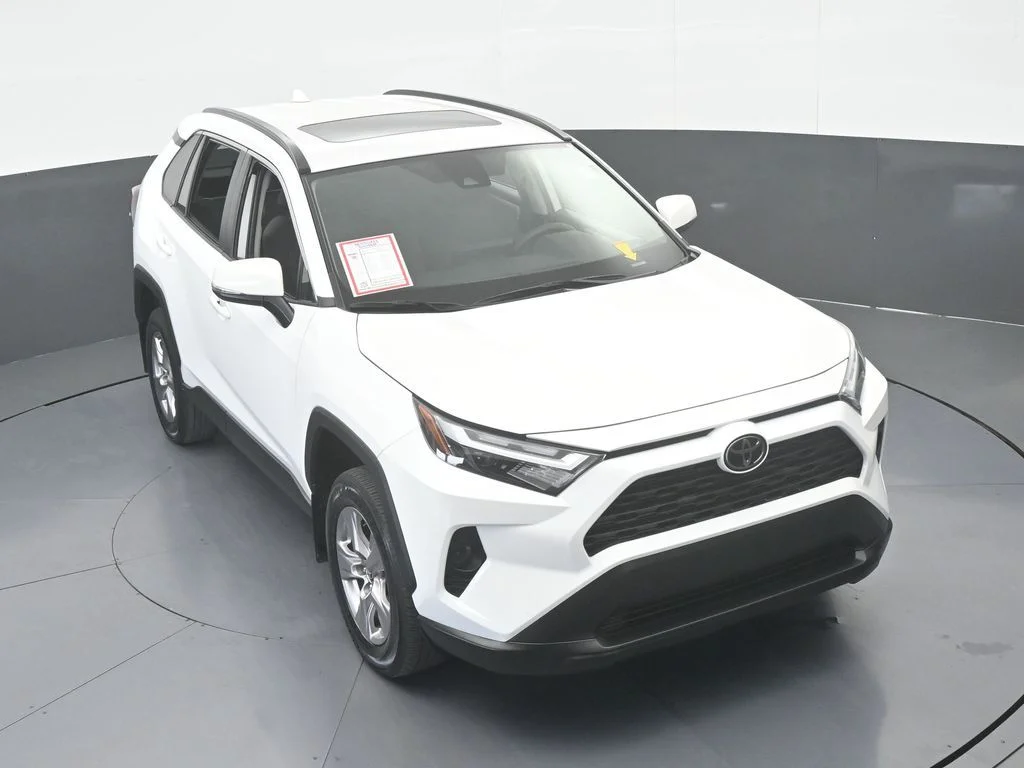 Used 2025 Ice Toyota XLE image 48