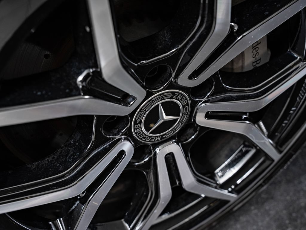 Used 2023 Graphite Grey Metallic Mercedes-Benz C 300 image 8