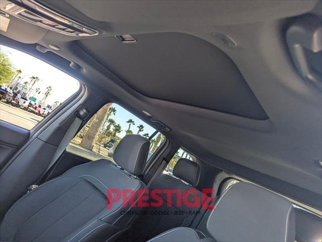 2025 Jeep Grand Cherokee Laredo - Photo 25