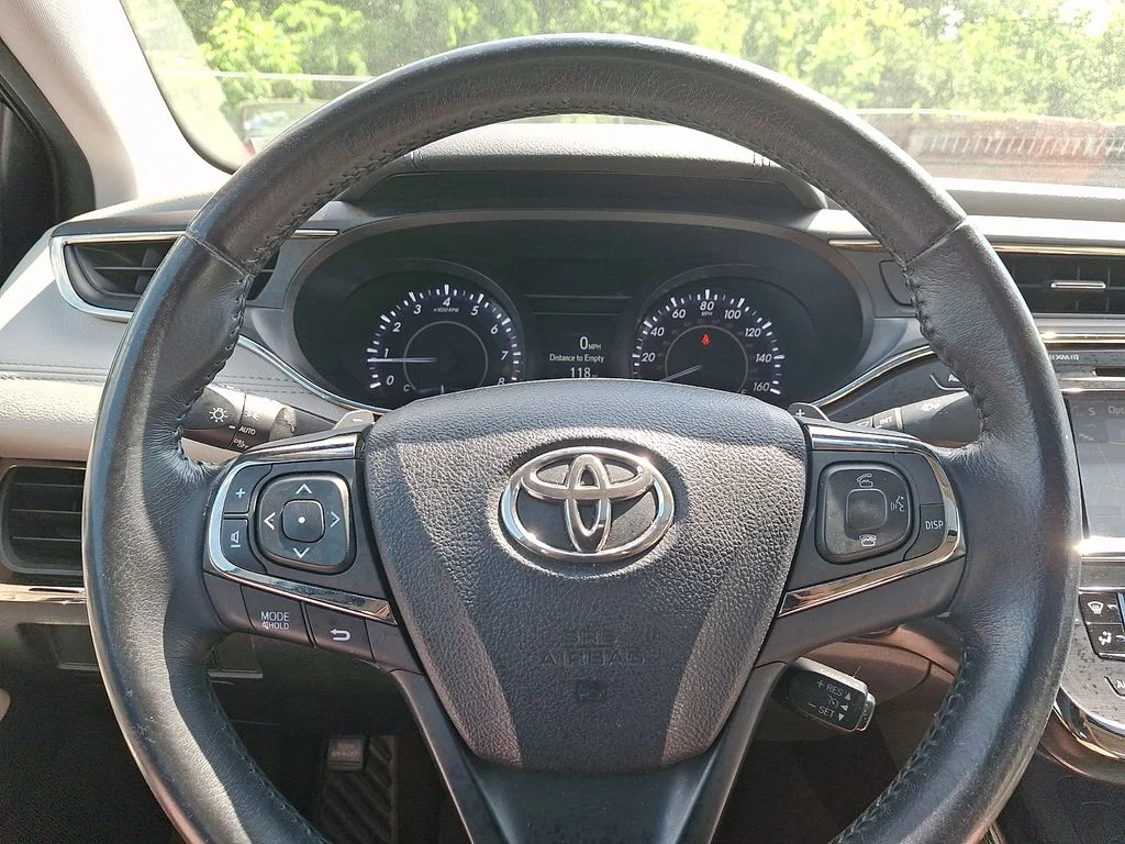 Used 2016 Gray Toyota XLE Premium image 20