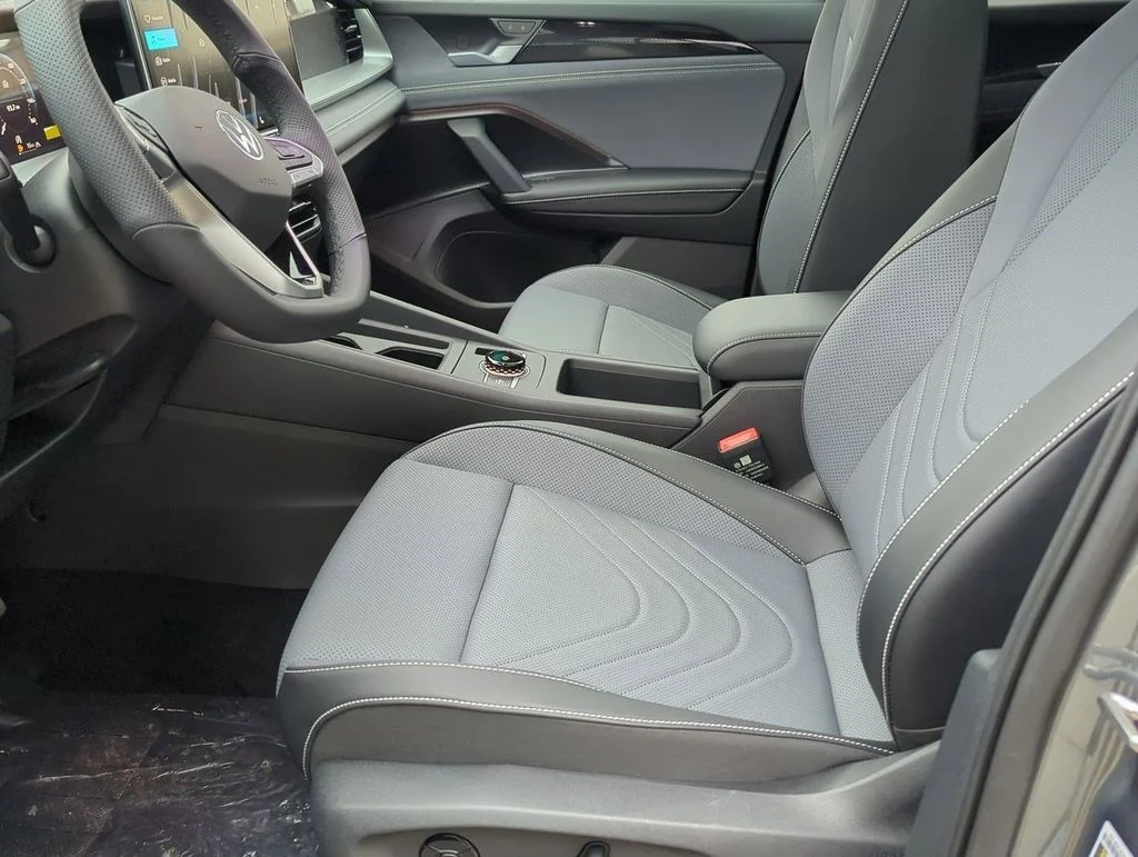 New 2026 Gray Volkswagen 2.0T SE R-Line Black image 18