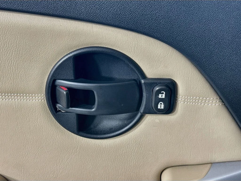 Used 2008 Beige Chevrolet LT image 21
