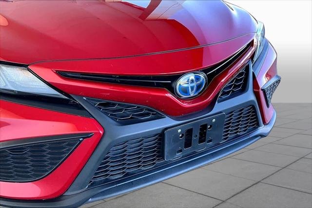 Certified Used 2022 SUPERSONIC RED Toyota  image 32