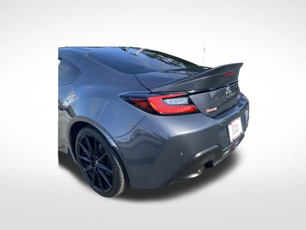 Used 2022  Toyota Premium image 9