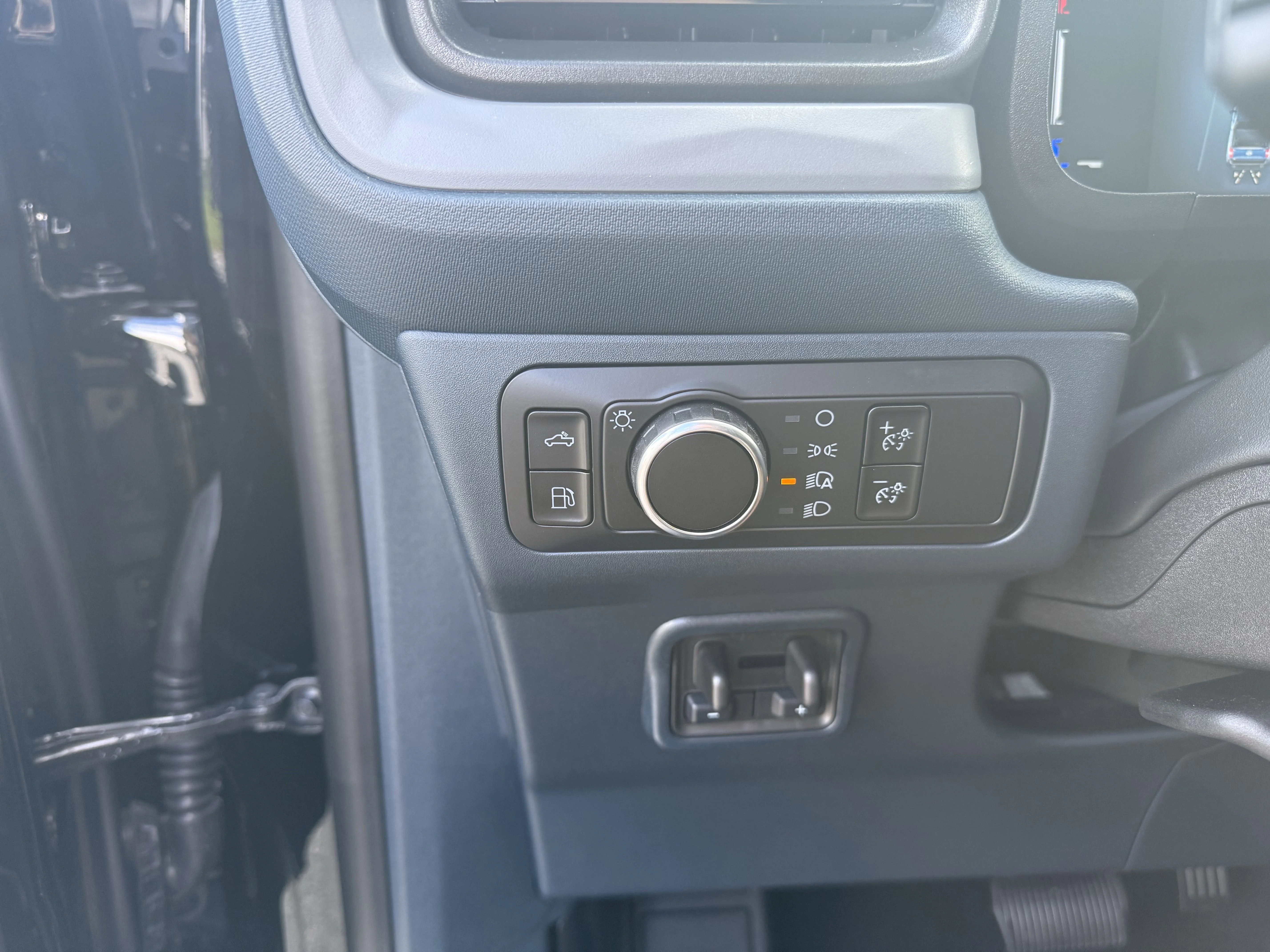 2025 Ford Maverick XL - Photo 13