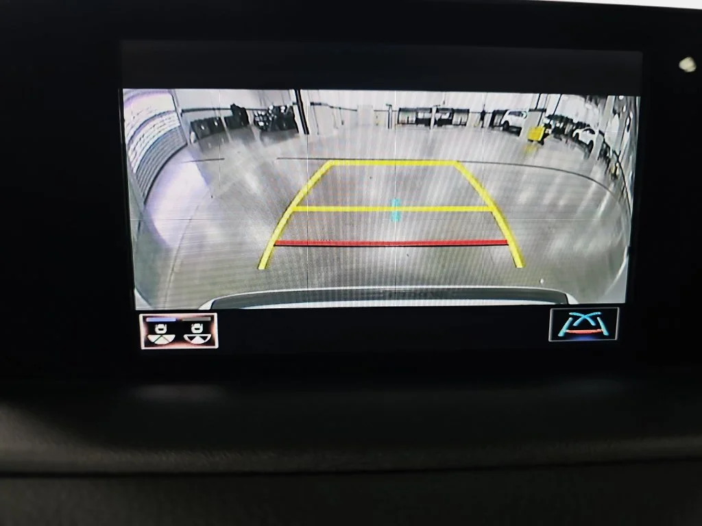 Used 2022 White Lexus 350 image 25