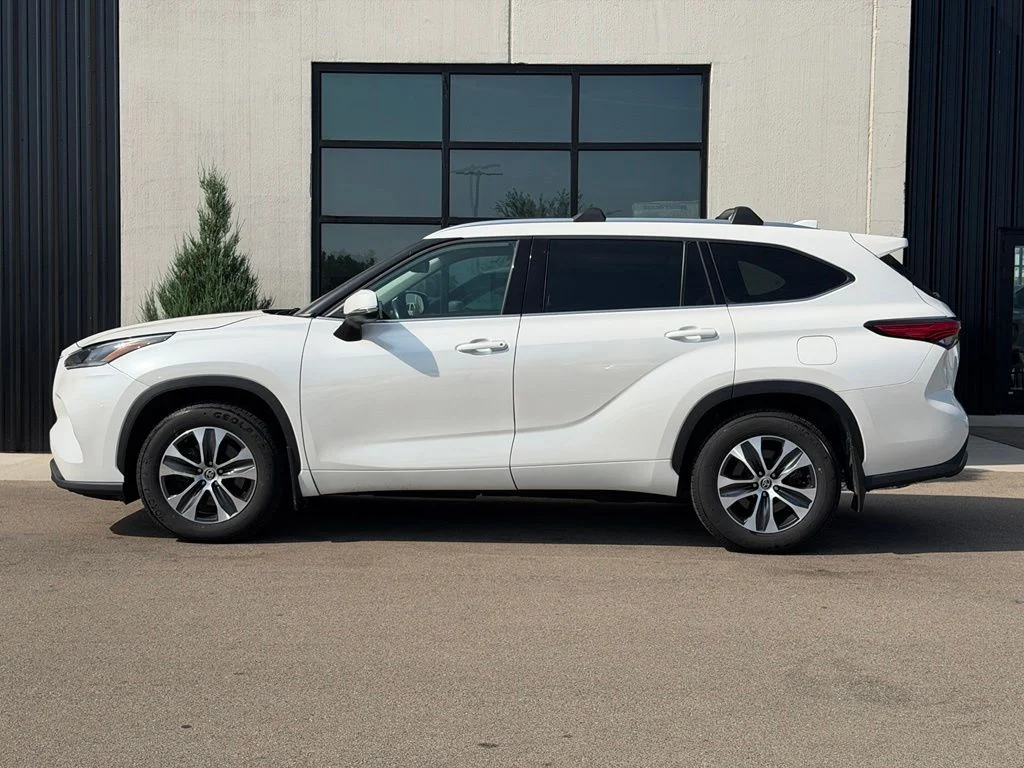 Used 2021 White Toyota XLE image 2
