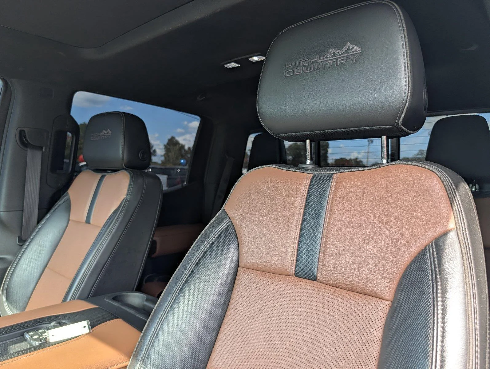 Used 2020 IRIDESCENT PEARL TRICOAT Chevrolet High Country image 14