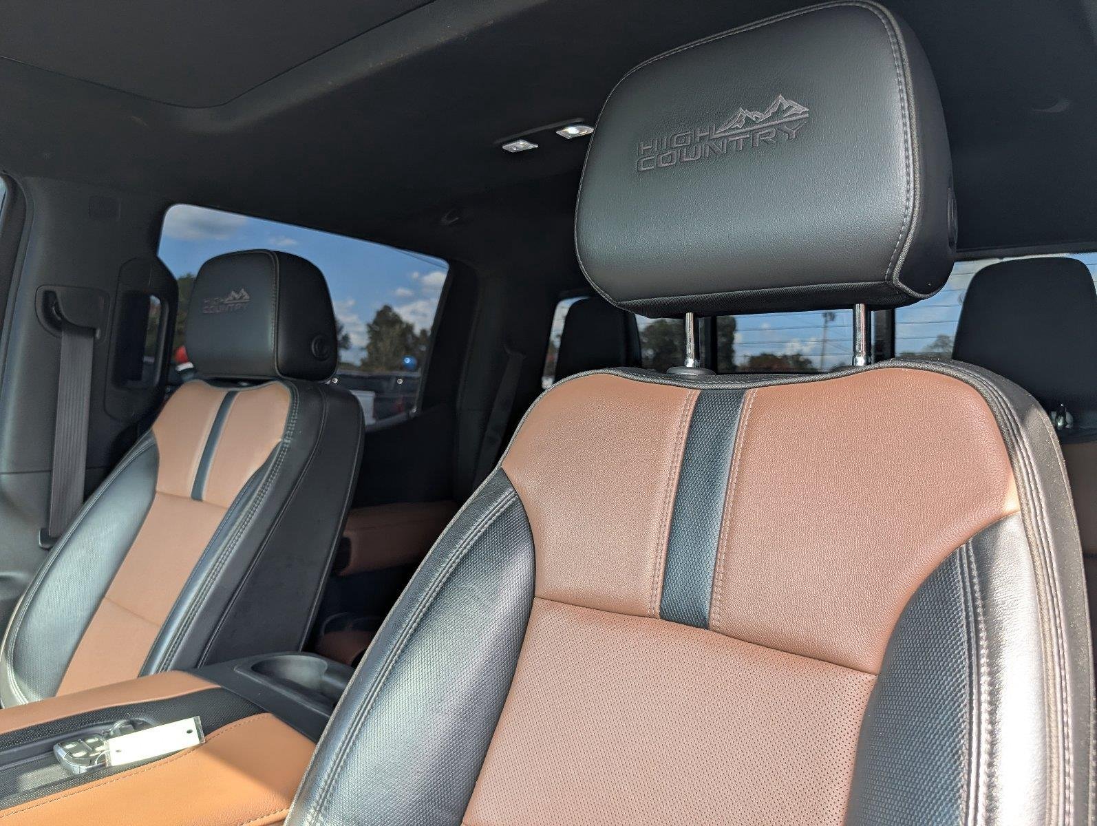 Used 2020 IRIDESCENT PEARL TRICOAT Chevrolet High Country image 14