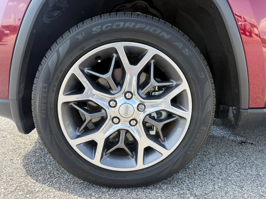 Used 2021 Red Jeep Laredo E image 26