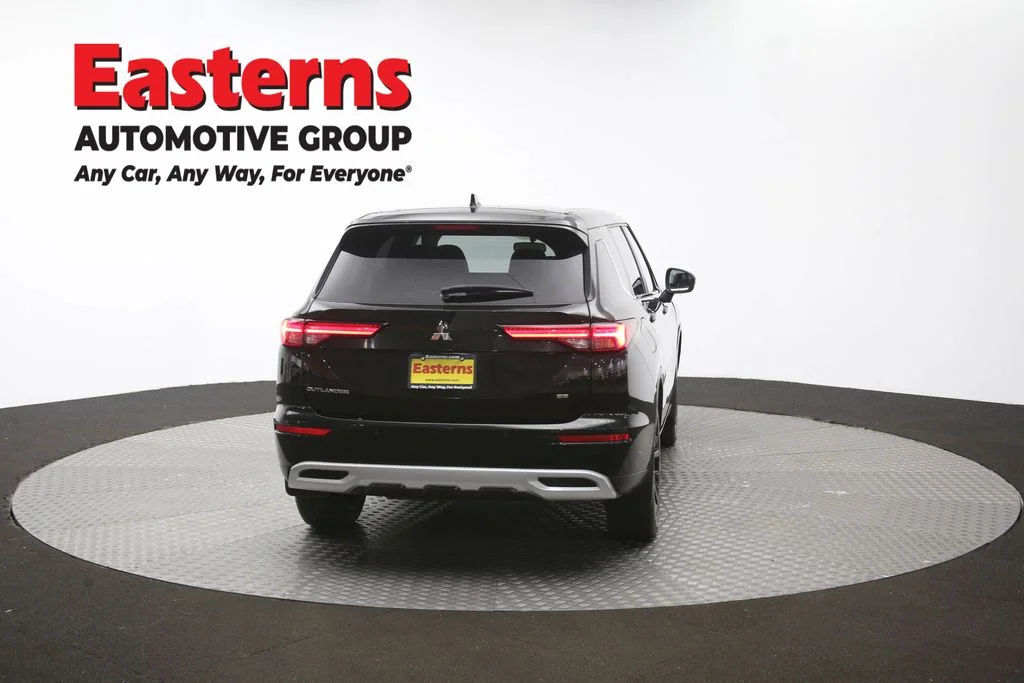 Used 2024 Black Mitsubishi SE image 38