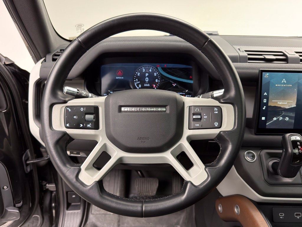 Used 2022 Santorini Black Metallic Land Rover SE image 12