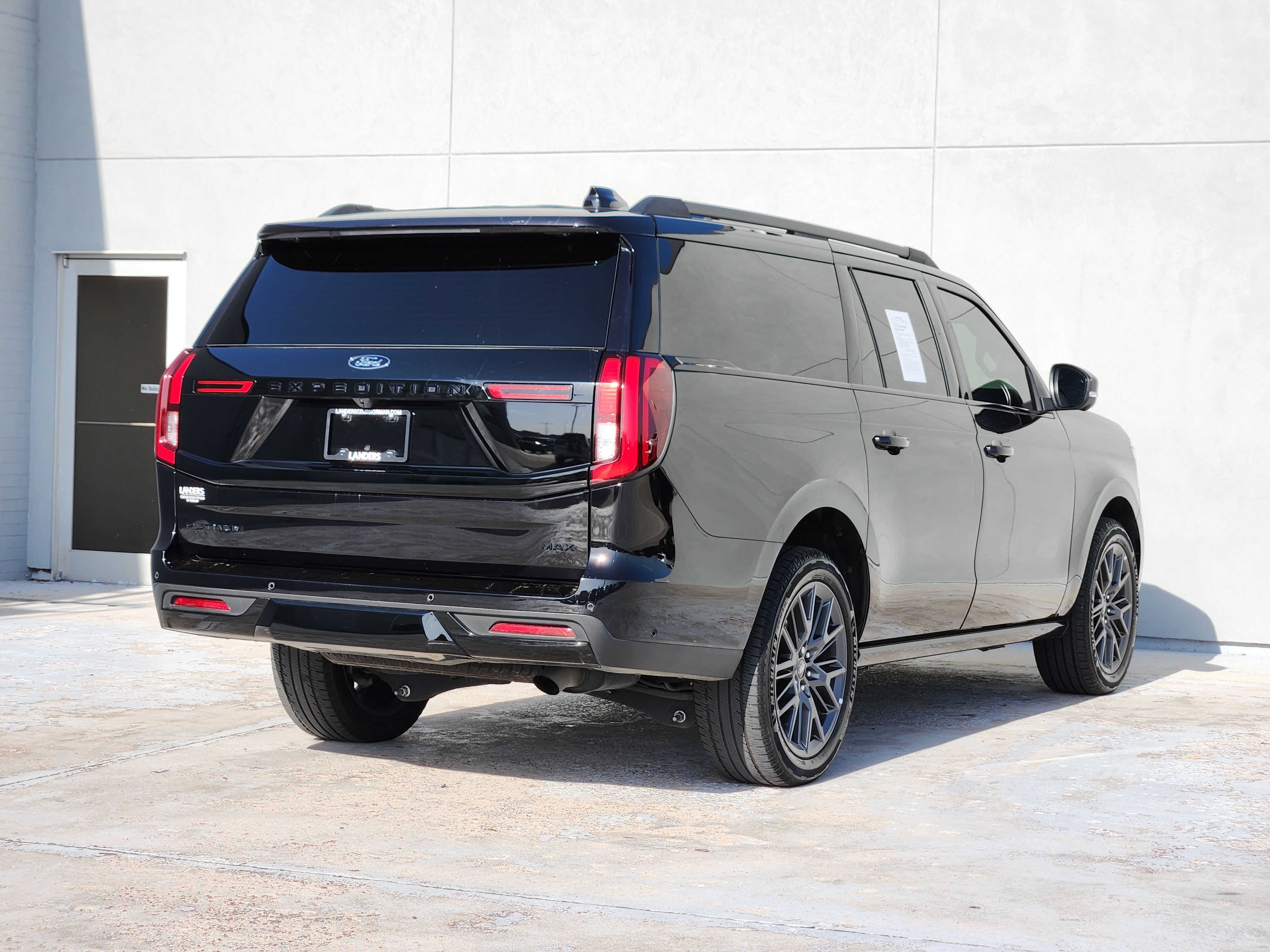 Used 2025 Agate Black Metallic Ford Platinum image 7