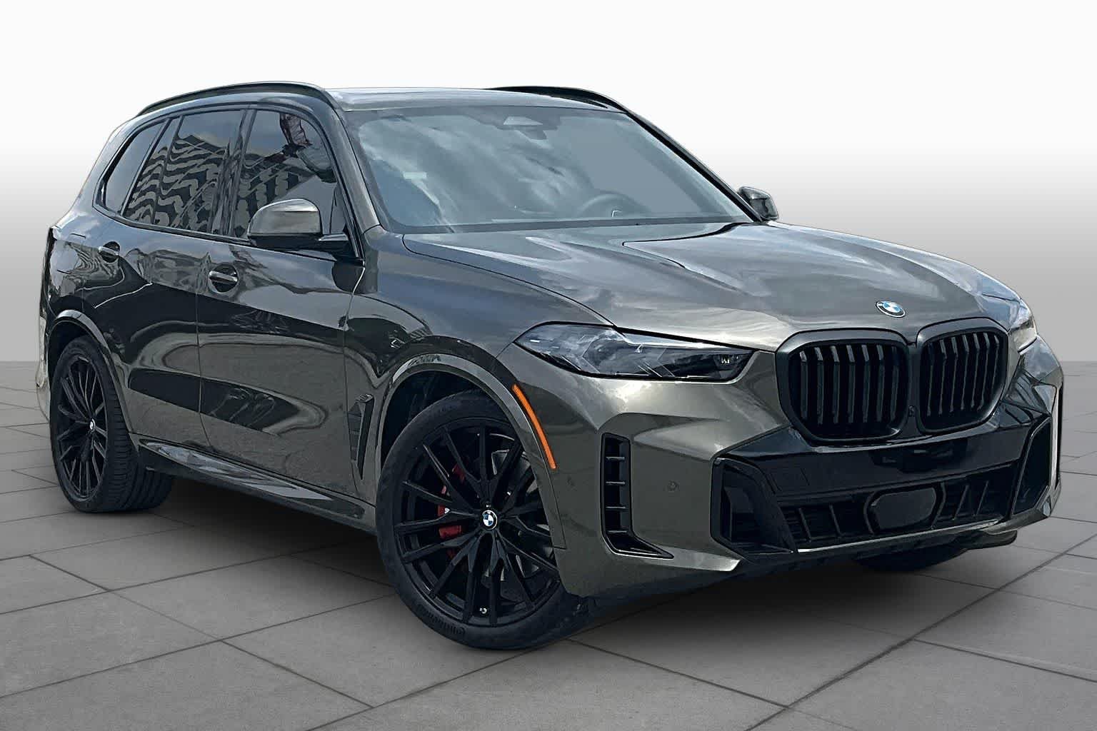 Used 2026 Manhattan Green Metallic BMW sDrive40i image 2