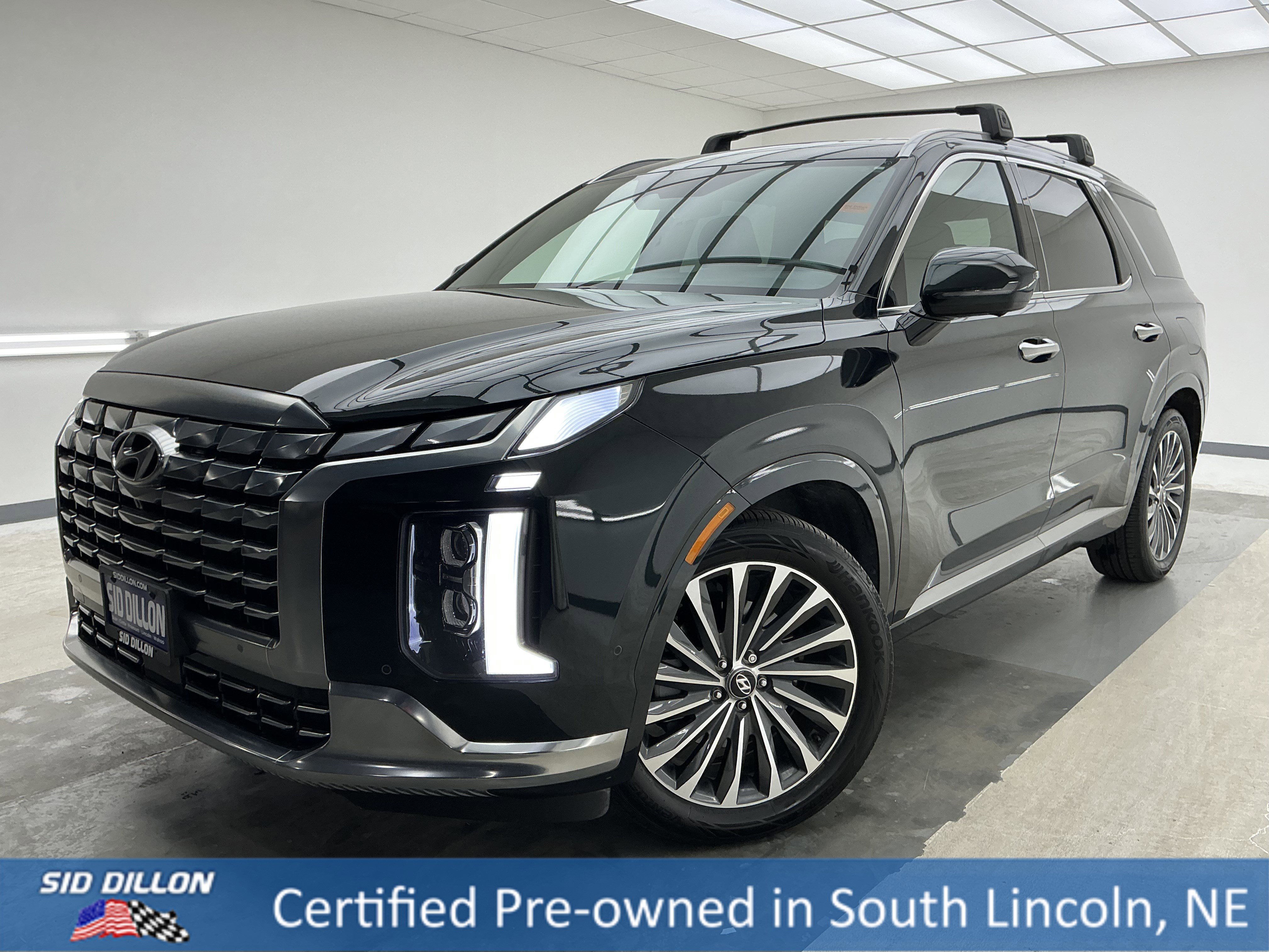 Used 2024 Robust Emerald Hyundai Calligraphy image 1