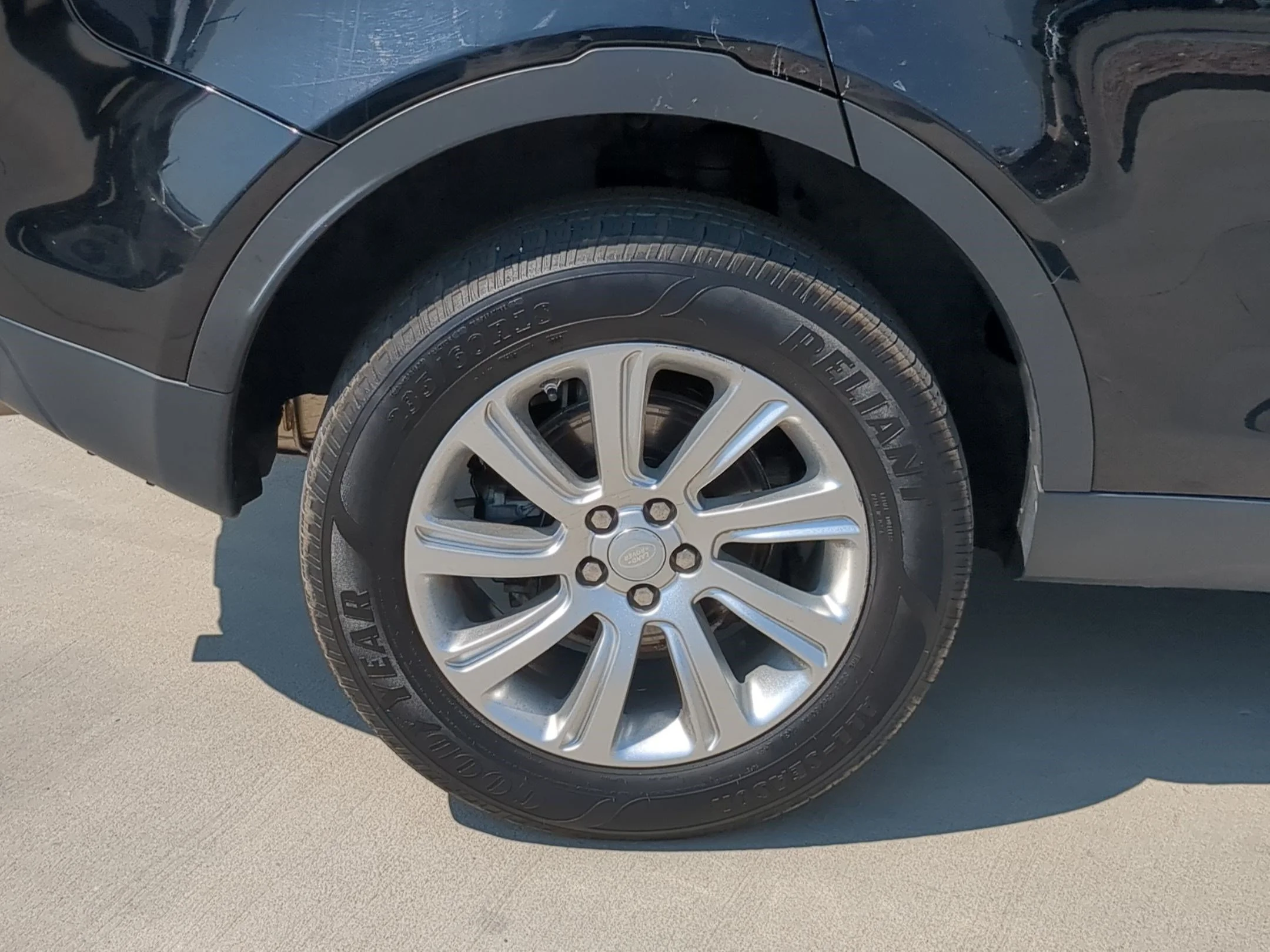 Used 2019 Narvik Black Land Rover SE image 12