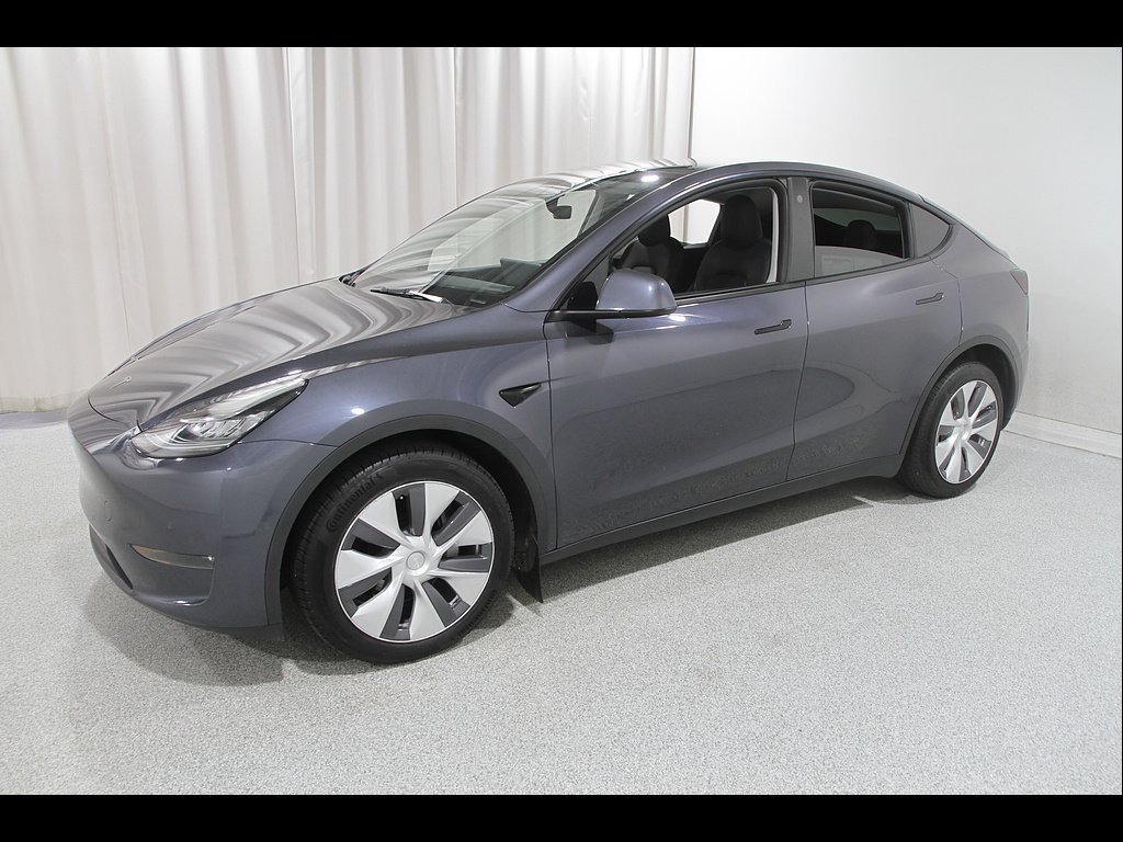 2022 Tesla Model Y Long Range - Photo 3
