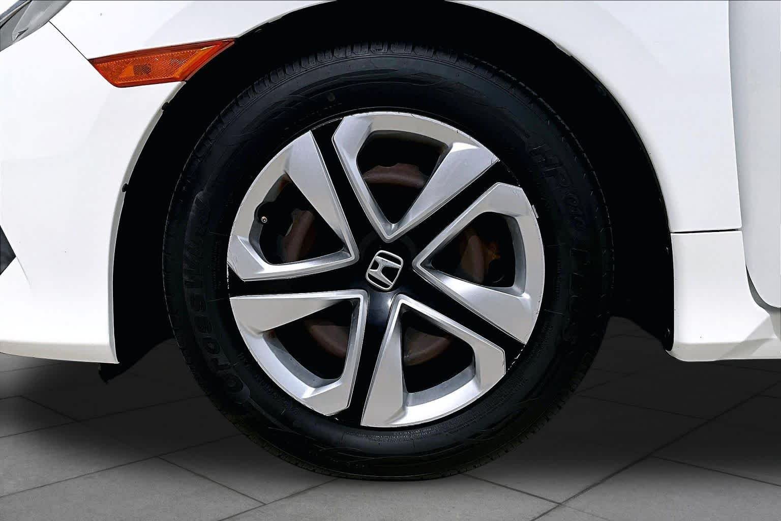 Used 2017 Taffeta White Honda LX image 10