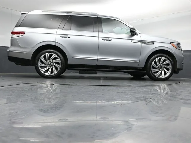 Certified Used 2023 Radiance Metallic Lincoln Reserve image 46