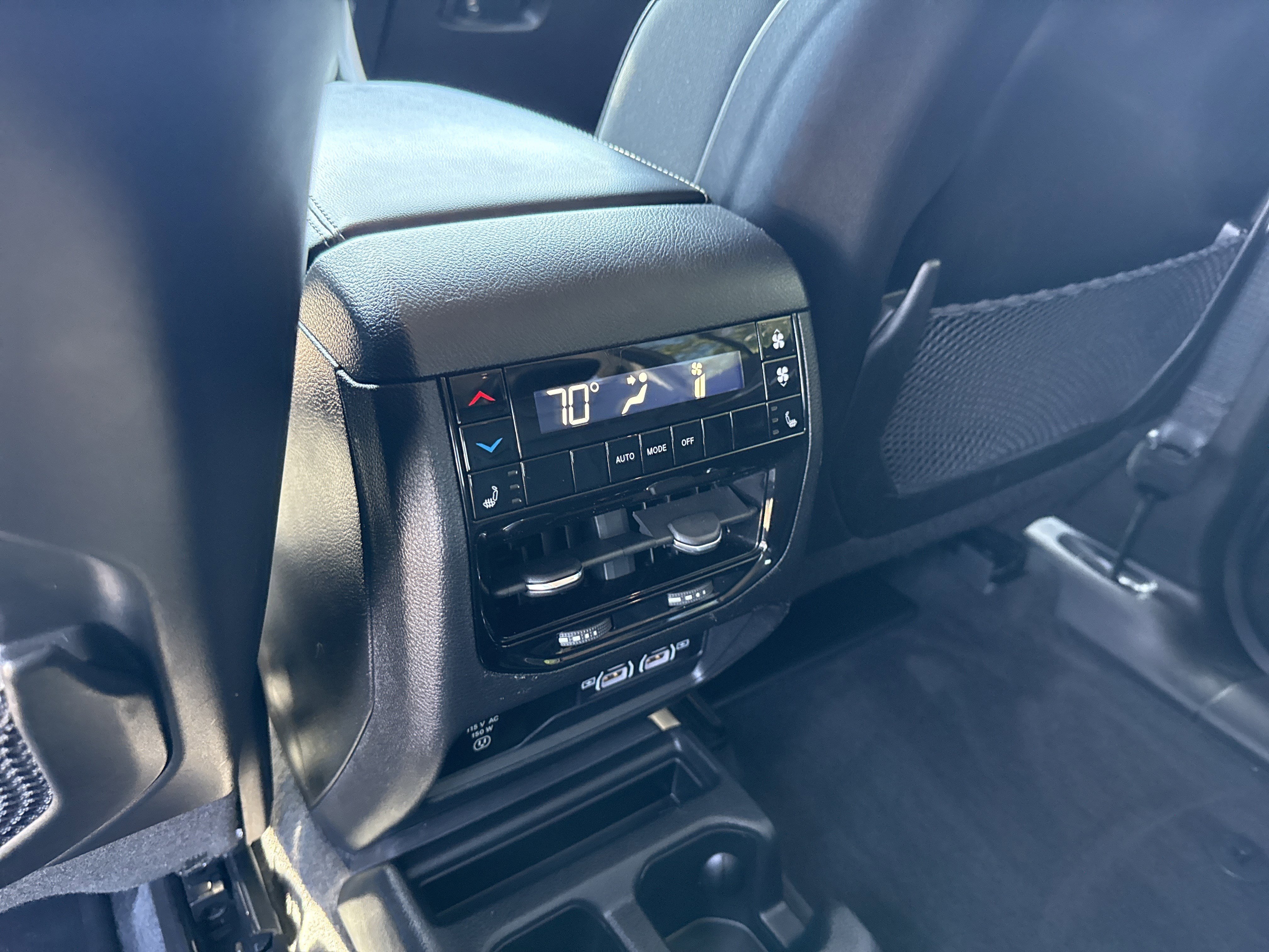 Used 2021 Diamond Black Crystal Pearlcoat Jeep Limited image 23