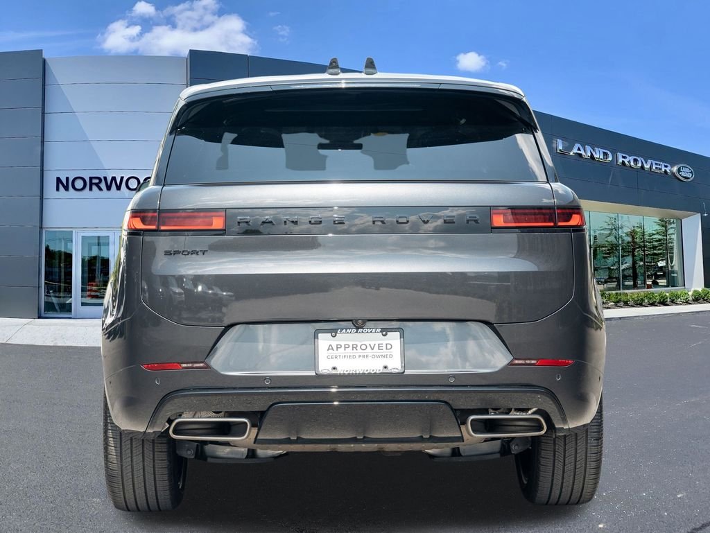 Used 2026 Black Land Rover Dynamic SE image 5