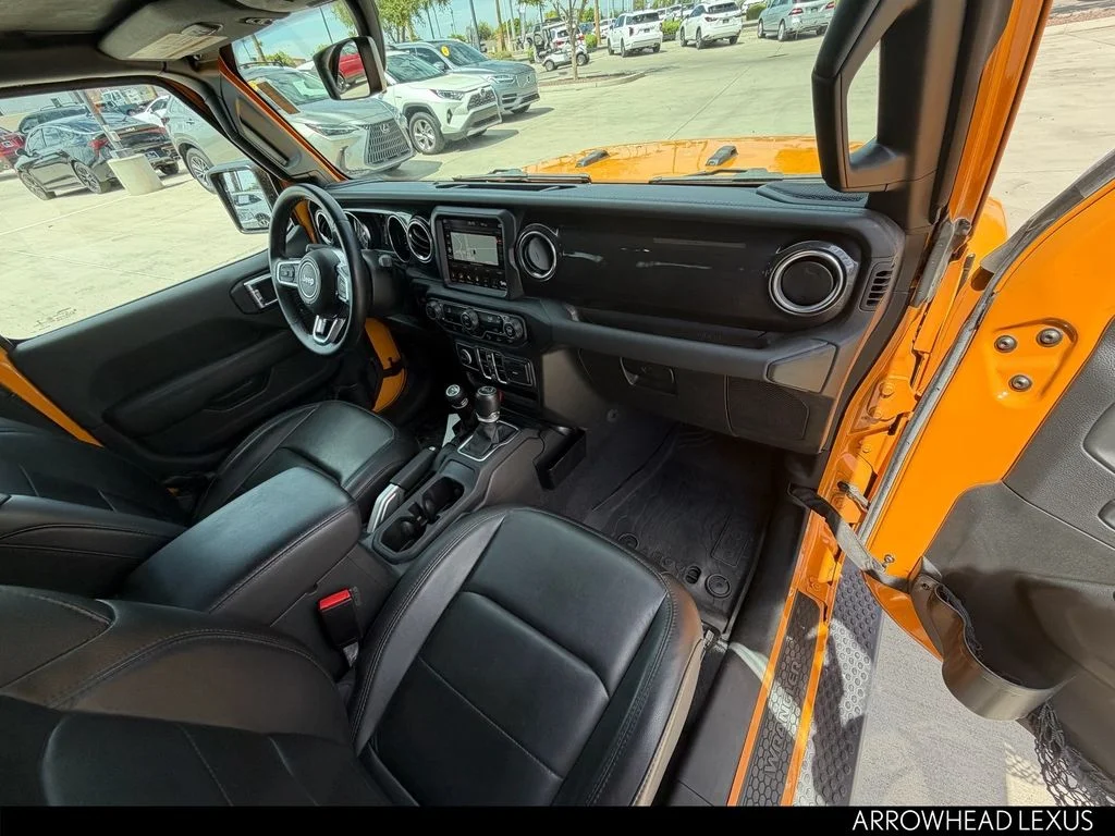 Used 2021  Jeep Unlimited Sahara Altitude image 11