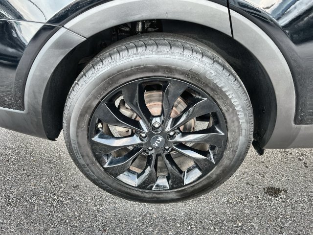Used 2020 Black Kia S image 19