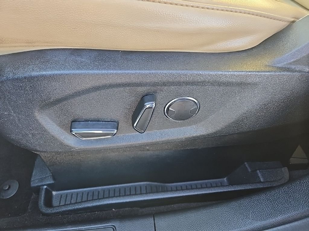 Used 2019 Blue Ford SEL image 39