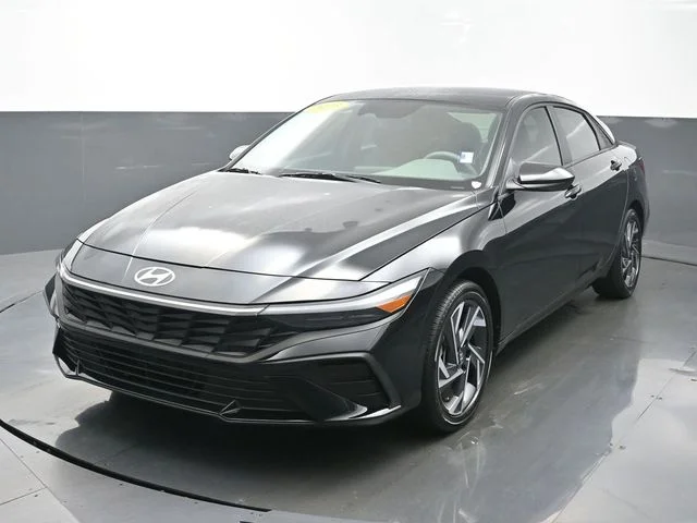 Used 2025 Black Hyundai SEL Sport image 3