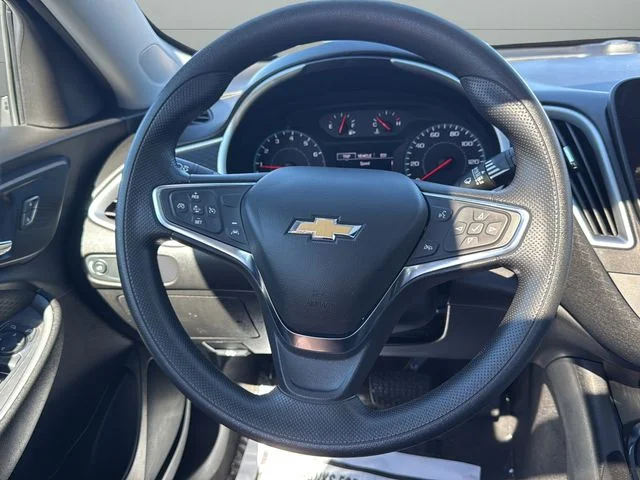 Used 2024 White Chevrolet LT image 17