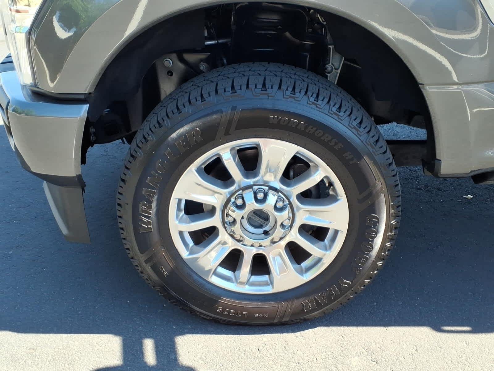Used 2020 Magnetic Ford Limited image 9