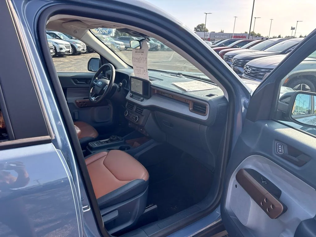 Used 2024 Azure Gray Metallic Tri-Coat Ford Lariat image 32