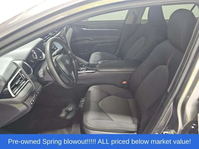 Used 2018 Gray Toyota LE image 6