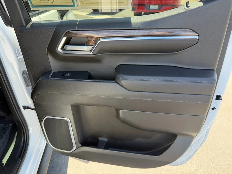 Used 2023 Summit White Chevrolet RST image 24
