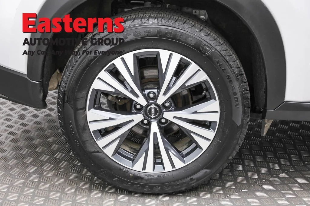 Used 2022 Silver Nissan SV image 30