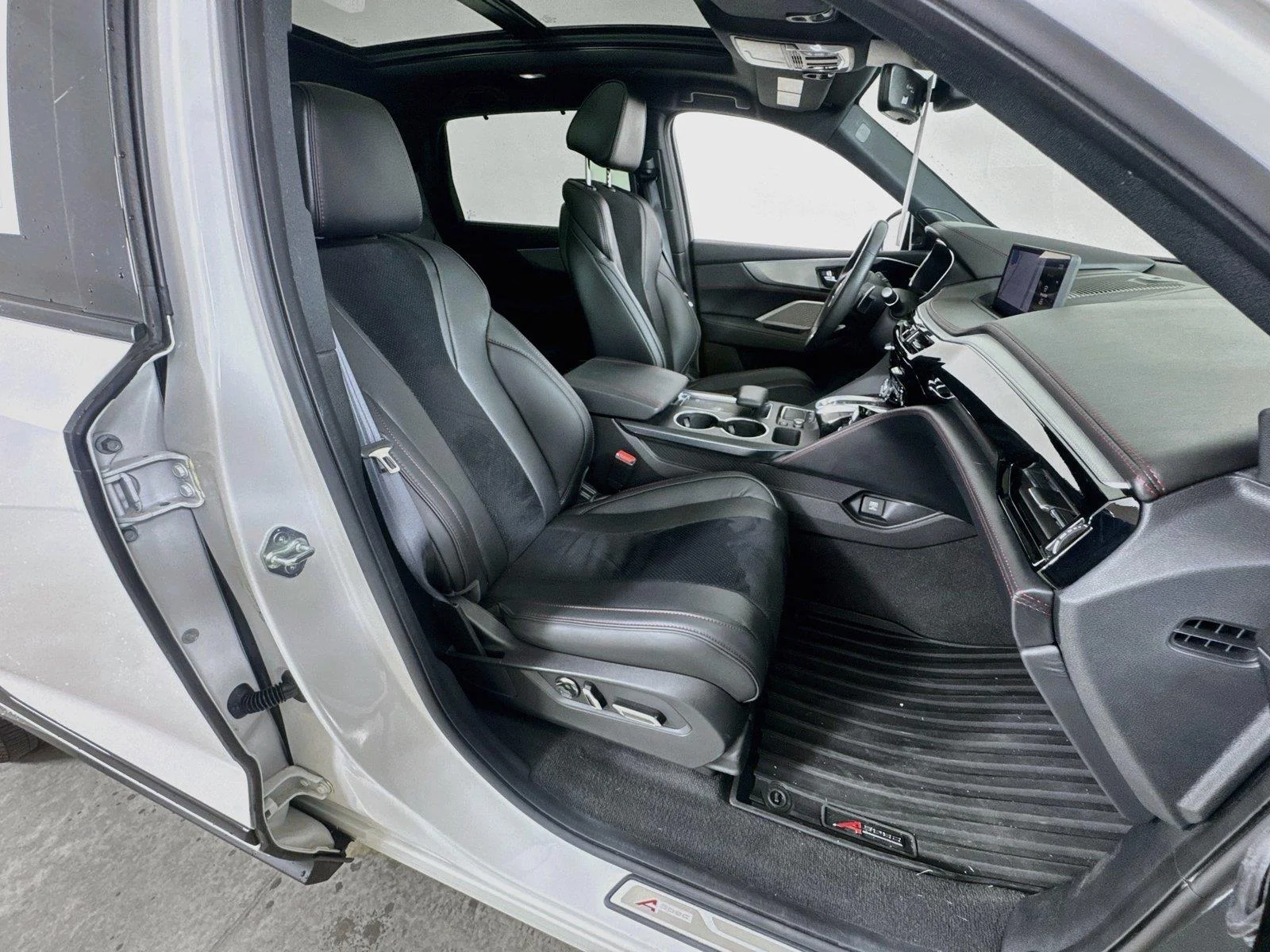Used 2023 Platinum White Pearl Acura SH-AWD w/A-SPEC image 30
