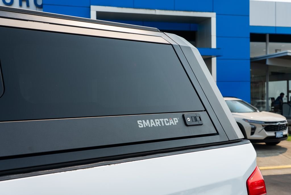 Used 2014 Super White Toyota SR5 image 10
