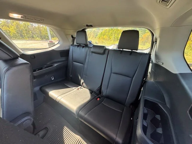 Used 2025 Pearl Toyota XLE image 20