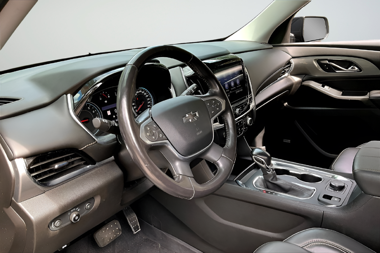 Used 2021  Chevrolet RS image 14