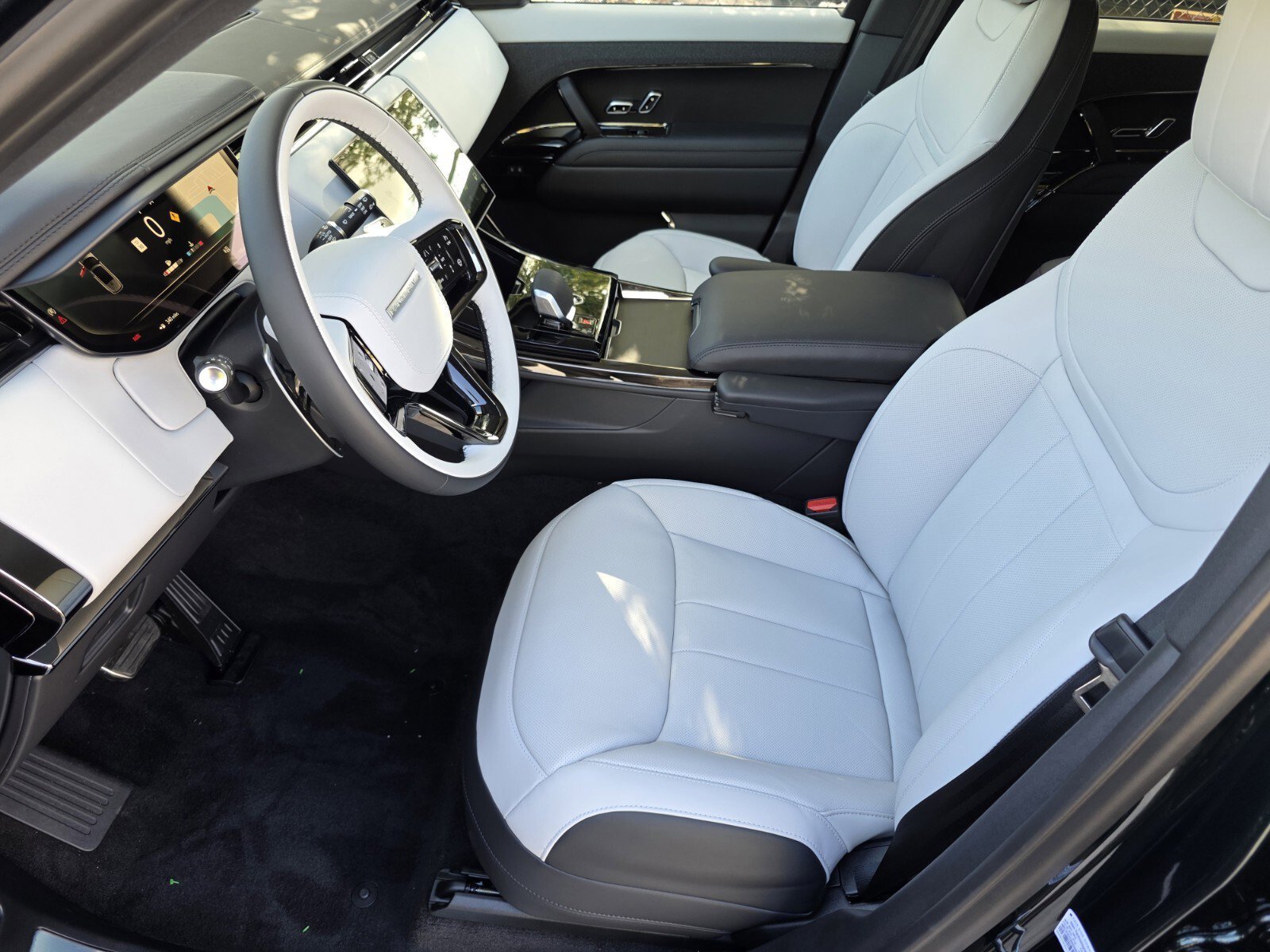 New 2026 British Racing Green Land Rover Dynamic SE image 10