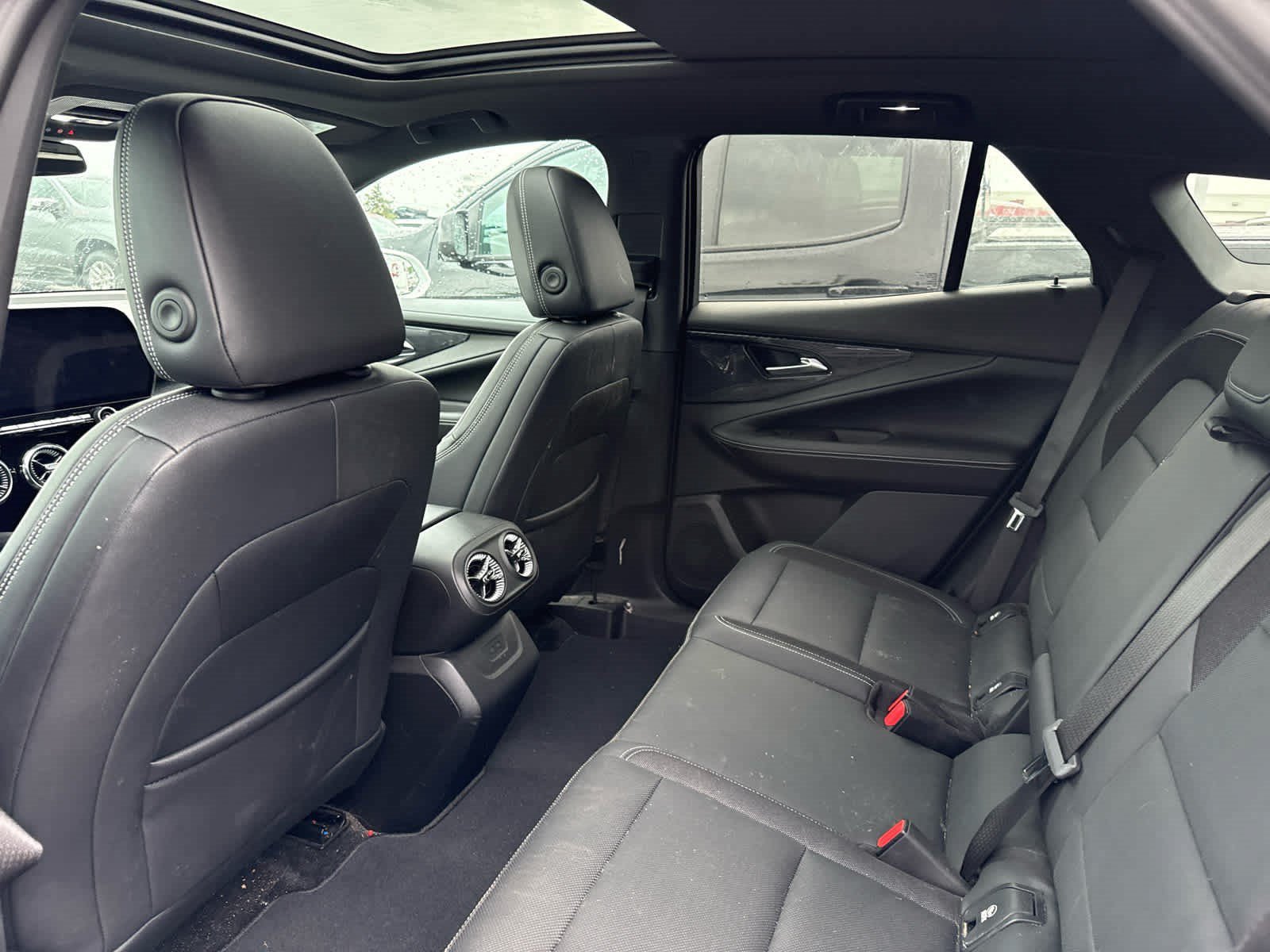 Used 2024 Summit White Chevrolet LT image 5