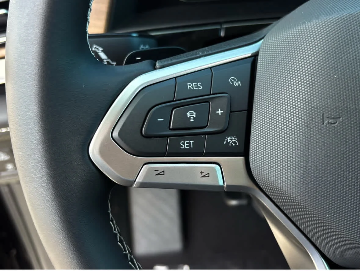 2026 Volkswagen Atlas SE w/Tech - Photo 17