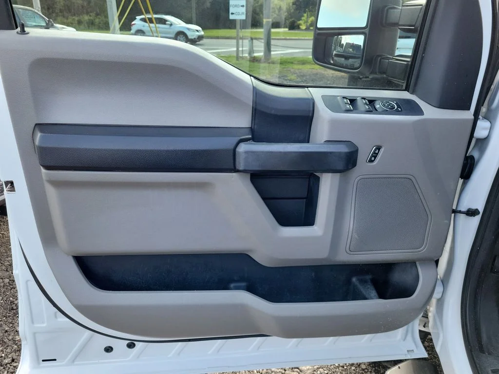 Used 2020 Oxford White Ford XL image 19
