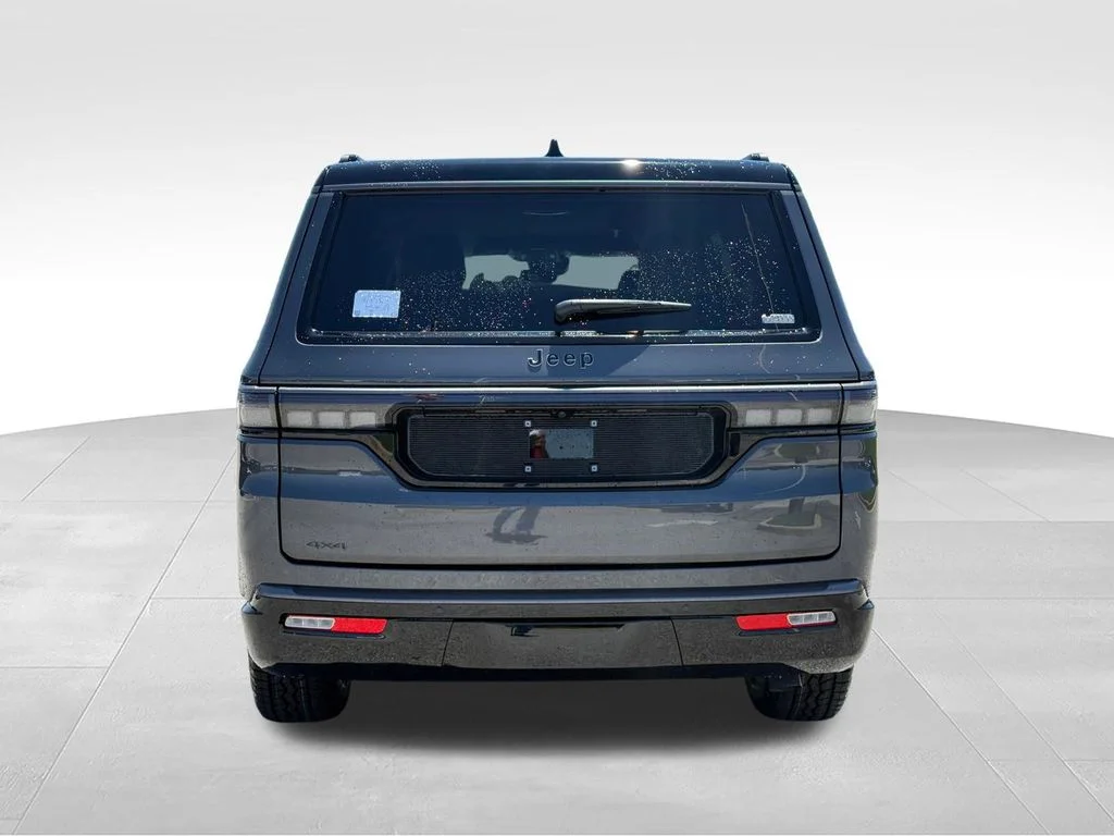 New 2026 Baltic-Gray Metallic Clear-Coat Exterior Paint Jeep Upland image 27