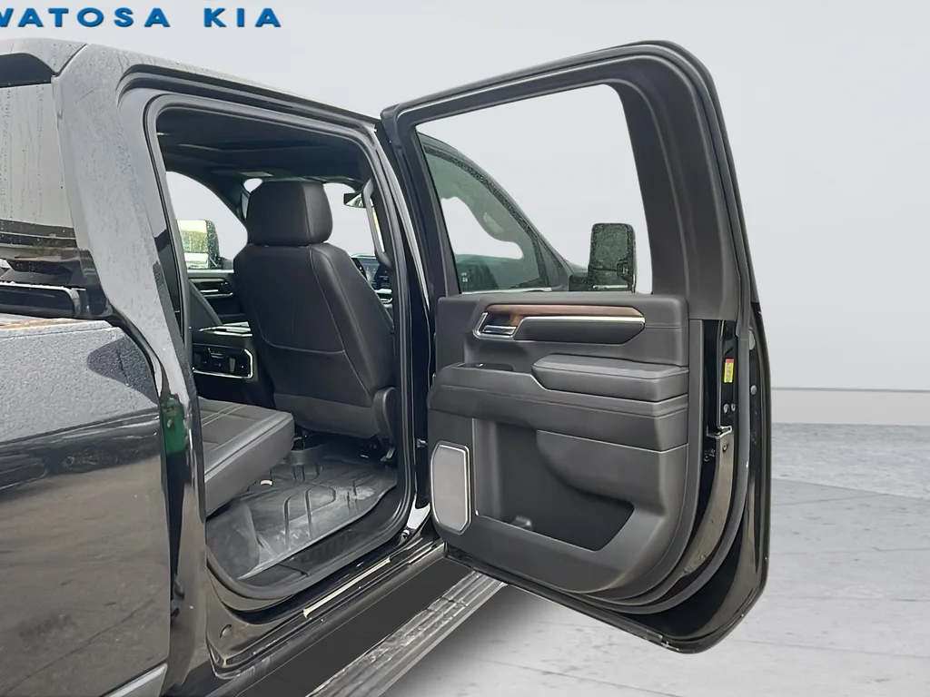 Used 2024 Black Chevrolet High Country image 41