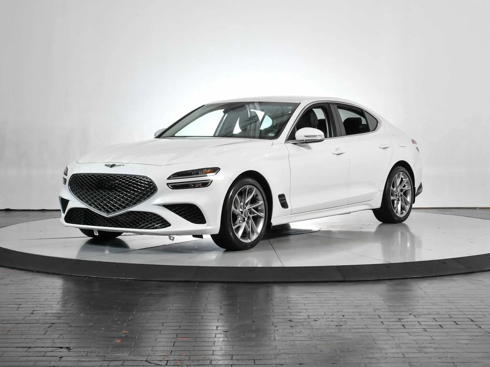 2022 Genesis G70 2.0T Standard's photo