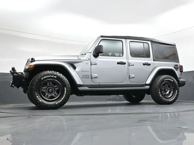 Used 2020 Silver Jeep Unlimited Sahara image 37