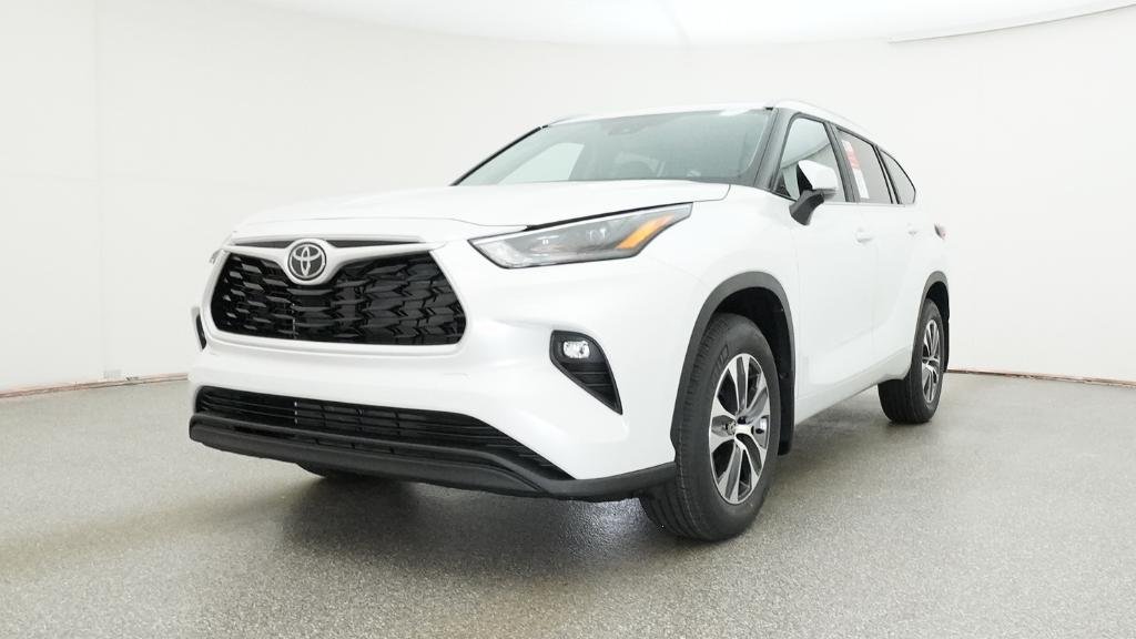 New 2026 Wind Chill Pearl Toyota XLE image 10